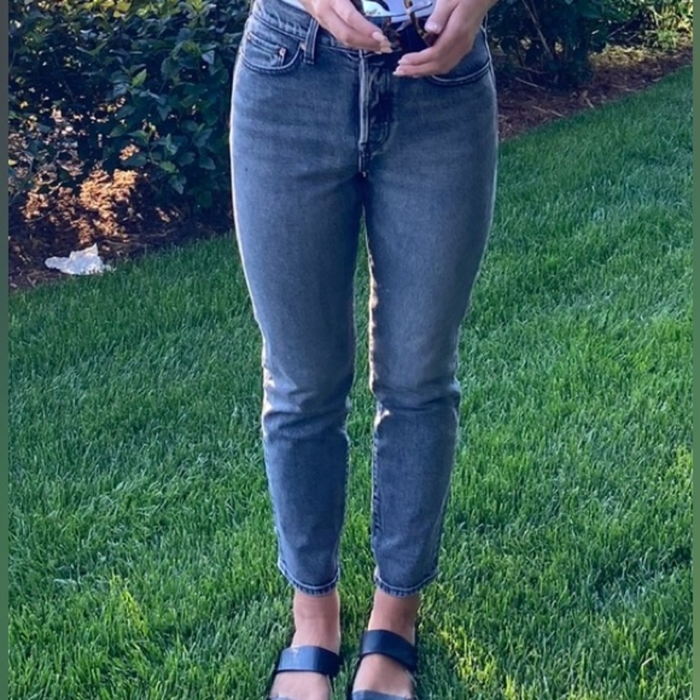 Levi’s Wedgie Icon Fit Jeans, size 27